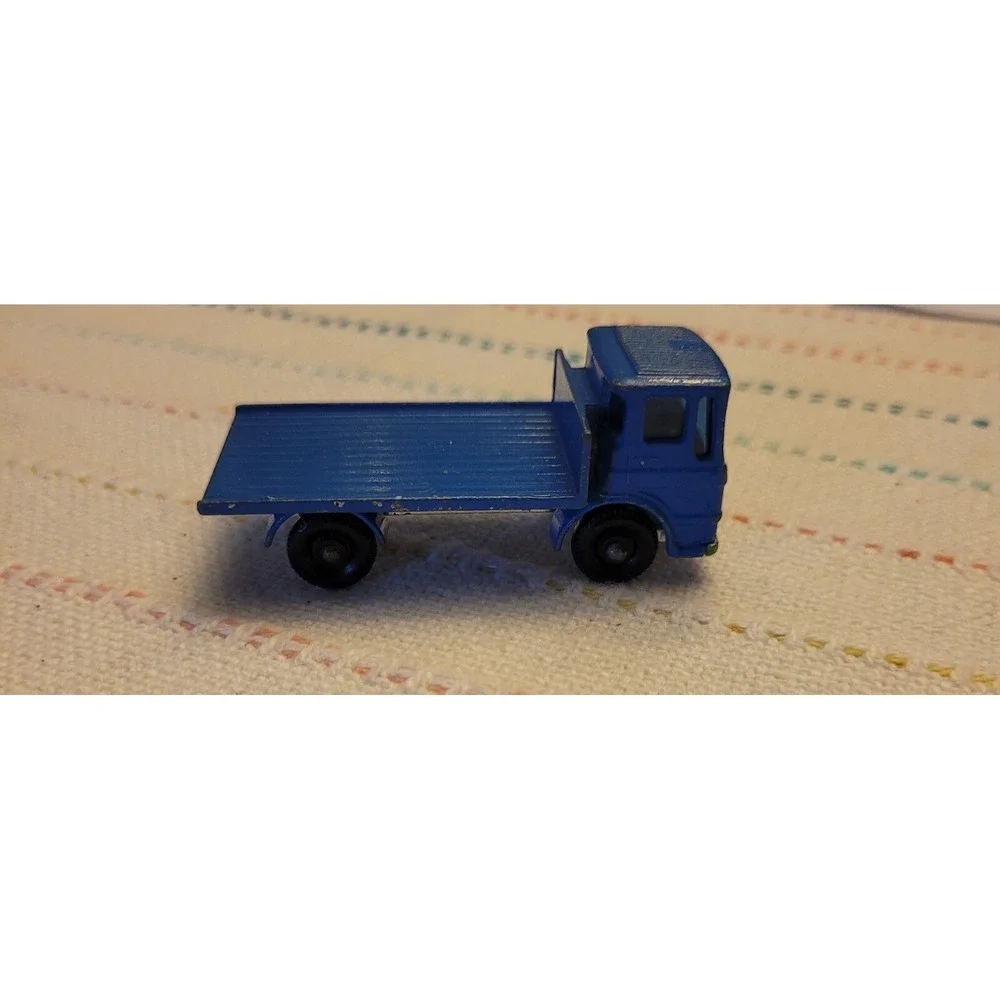 1960s Matchbox Lesney Site Hut Flatbed Truck #60 Made in England blue diecast